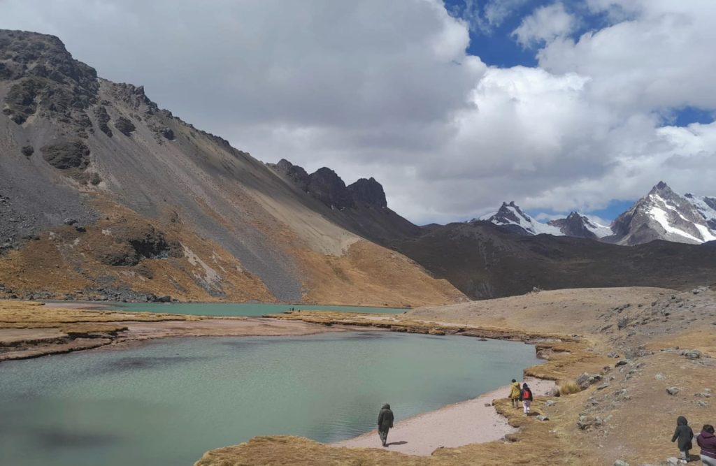 Blue andean landscapes surround the 7 lagoons.